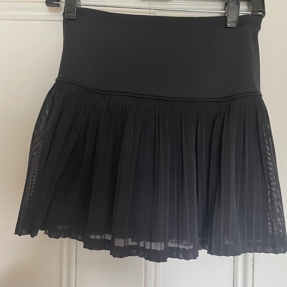 Athleta XXS Black Game Mesh Skort 13.5" (measures 14.5" top to bottom of mesh) - Picture 3 of 13
